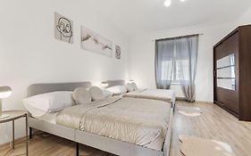 City Center Suite - Modern & Stylish